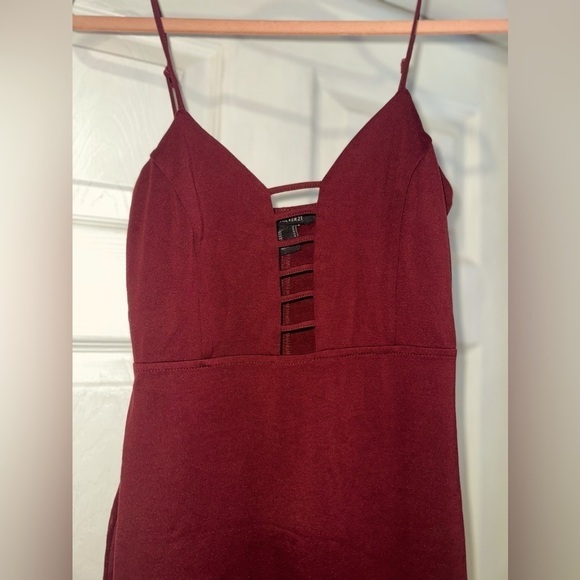 Forever 21 Short Spaghetti Strap Dress with Cutout Holes in Front, Size Small - Picture 4 of 8